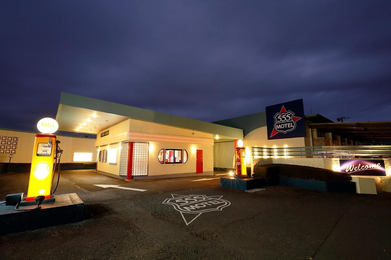 555 Motel Готемба Екстериор снимка