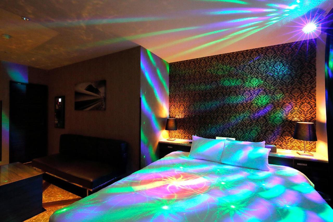 555 Motel Готемба Екстериор снимка