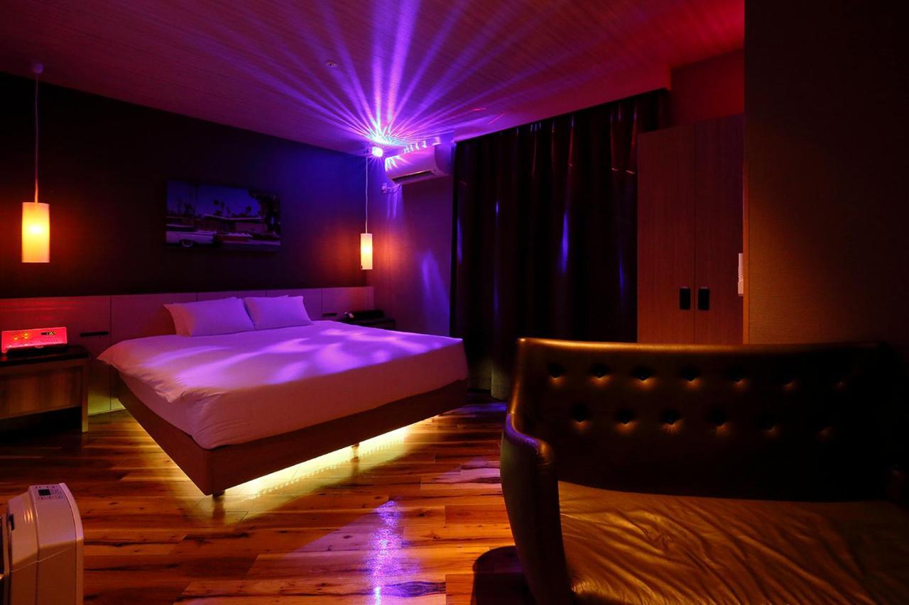 555 Motel Готемба Екстериор снимка