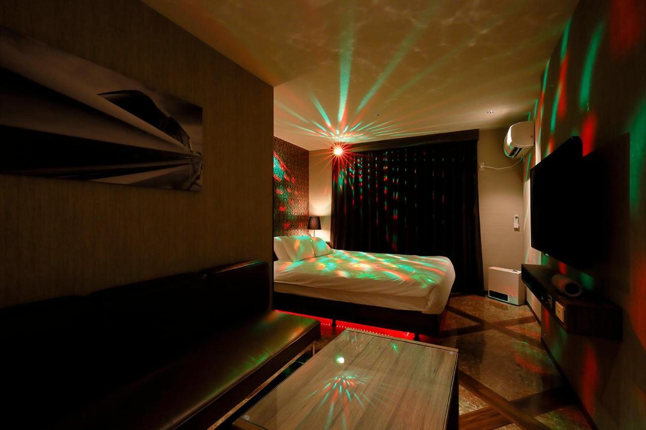 555 Motel Готемба Екстериор снимка